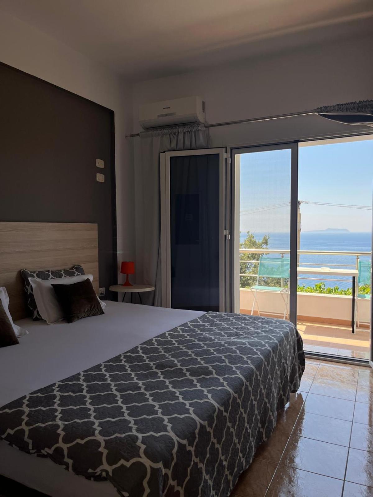Salt Life Hotell Dhërmi Exteriör bild