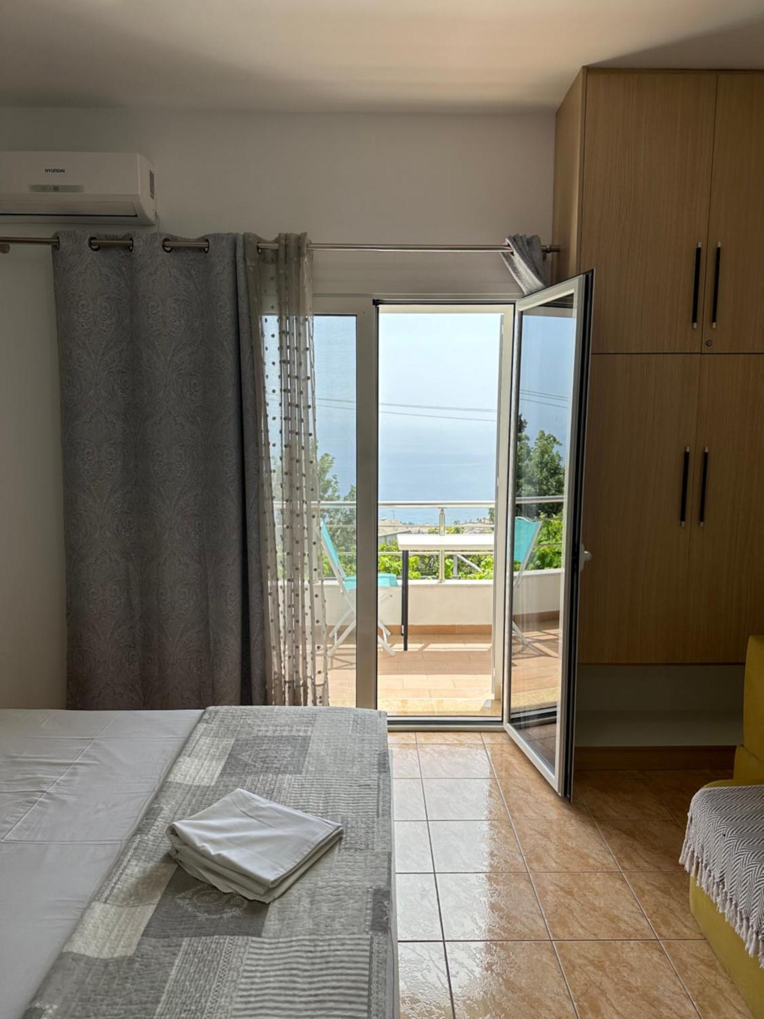Salt Life Hotell Dhërmi Exteriör bild