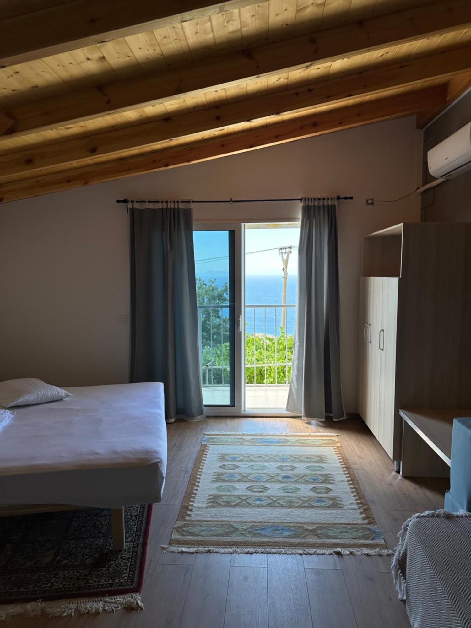 Salt Life Hotell Dhërmi Exteriör bild
